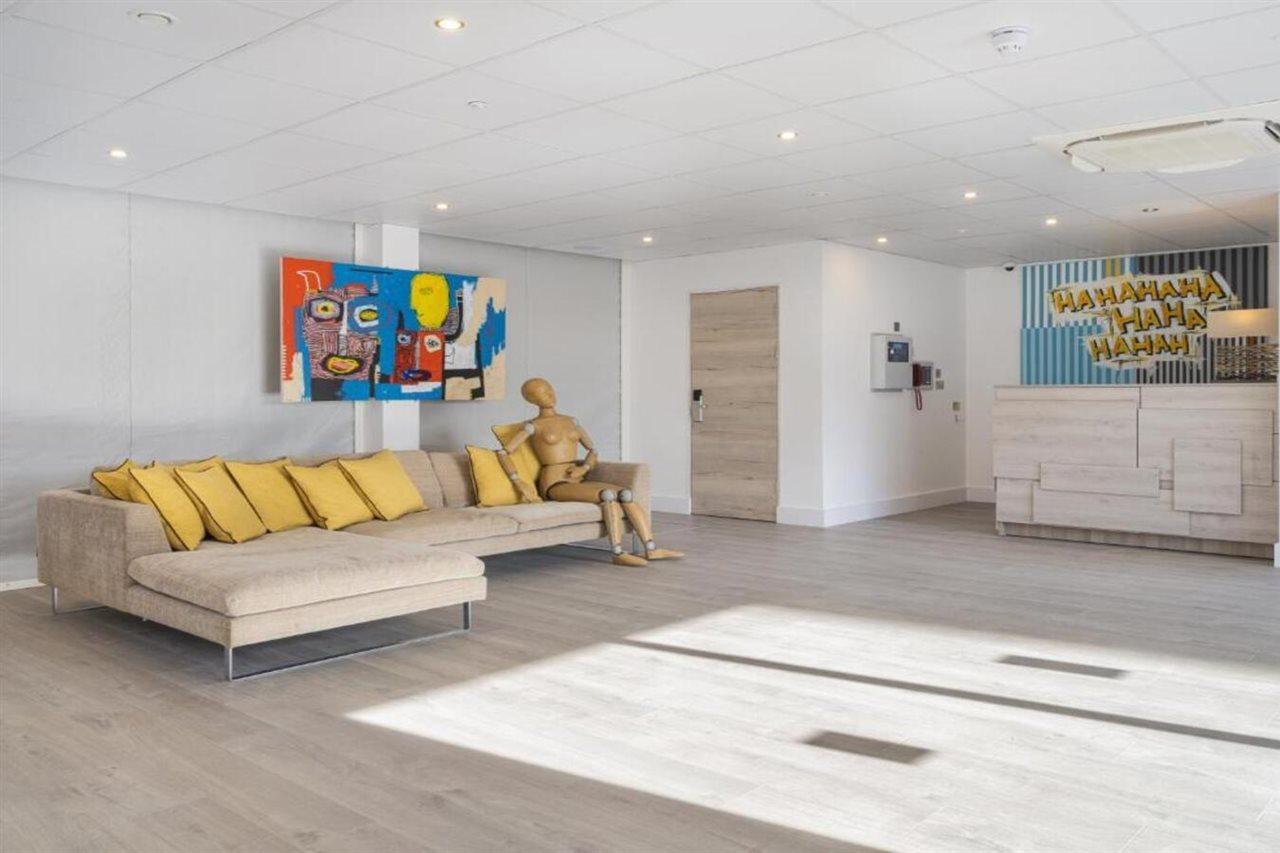 Q Square By Supercity Aparthotels Brighton Екстер'єр фото