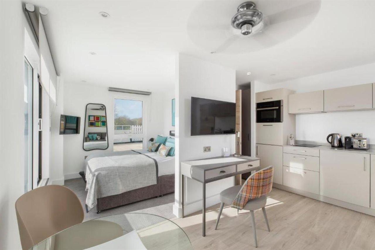 Q Square By Supercity Aparthotels Brighton Екстер'єр фото