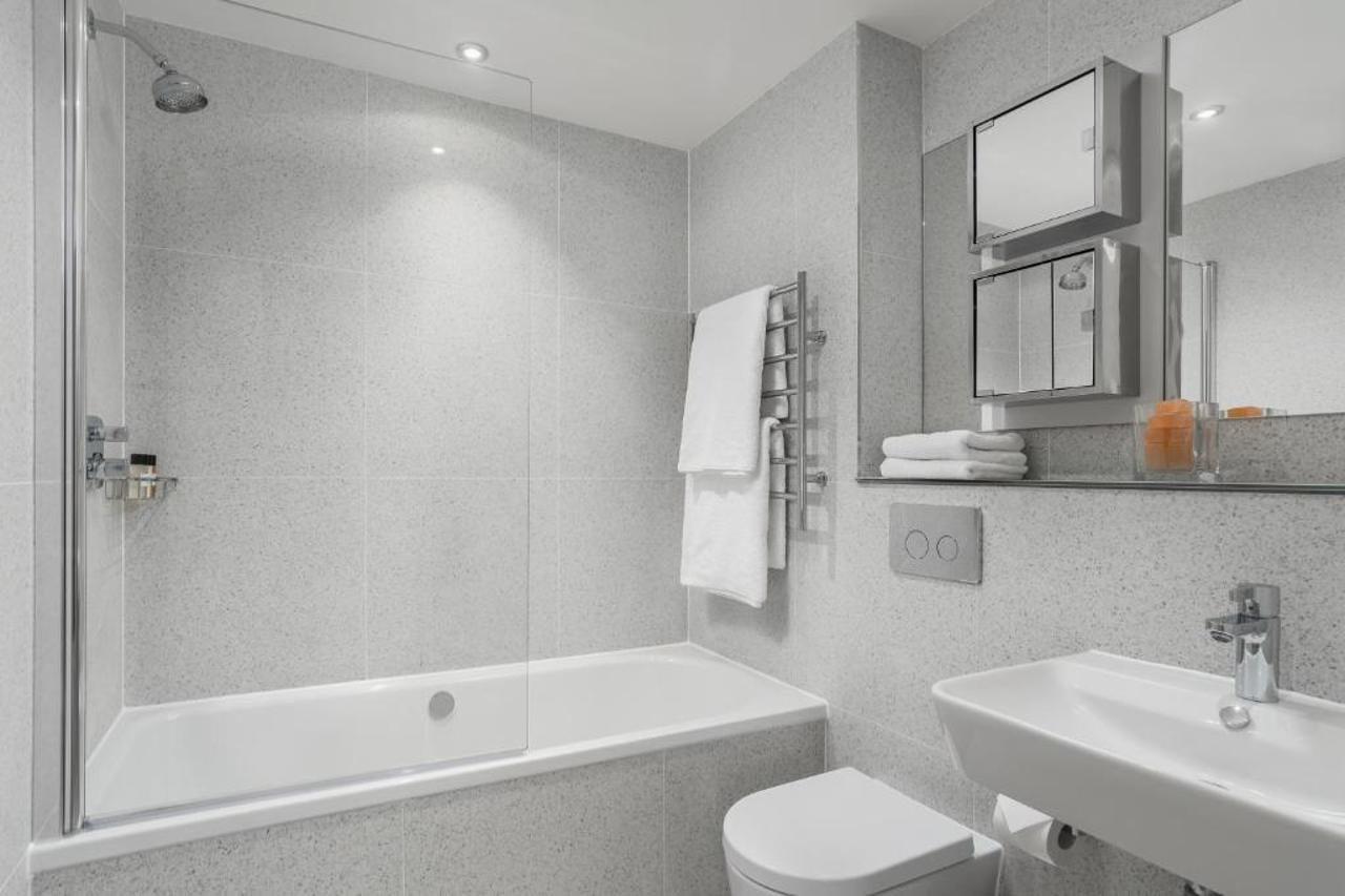 Q Square By Supercity Aparthotels Brighton Екстер'єр фото