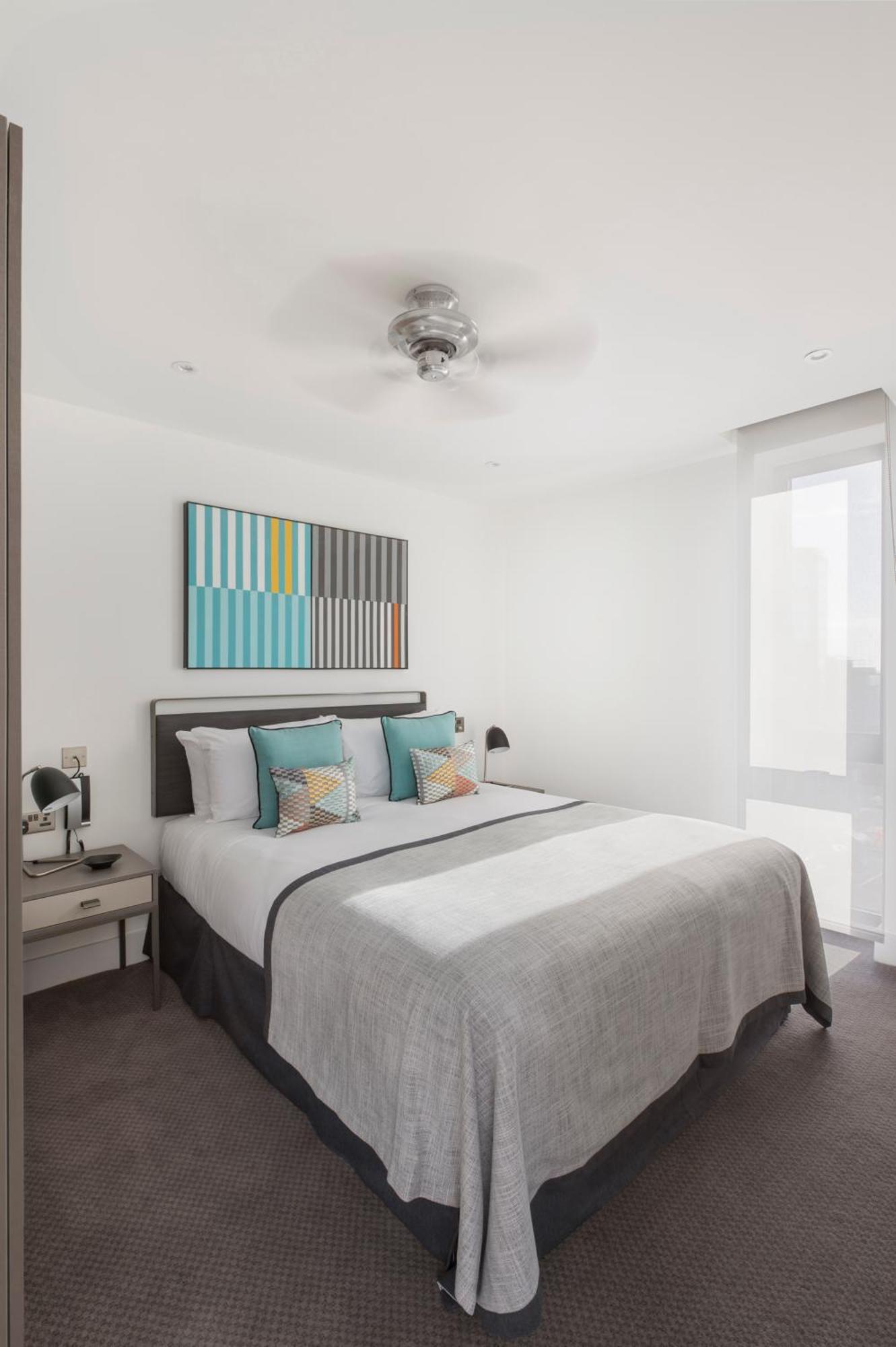 Q Square By Supercity Aparthotels Brighton Екстер'єр фото