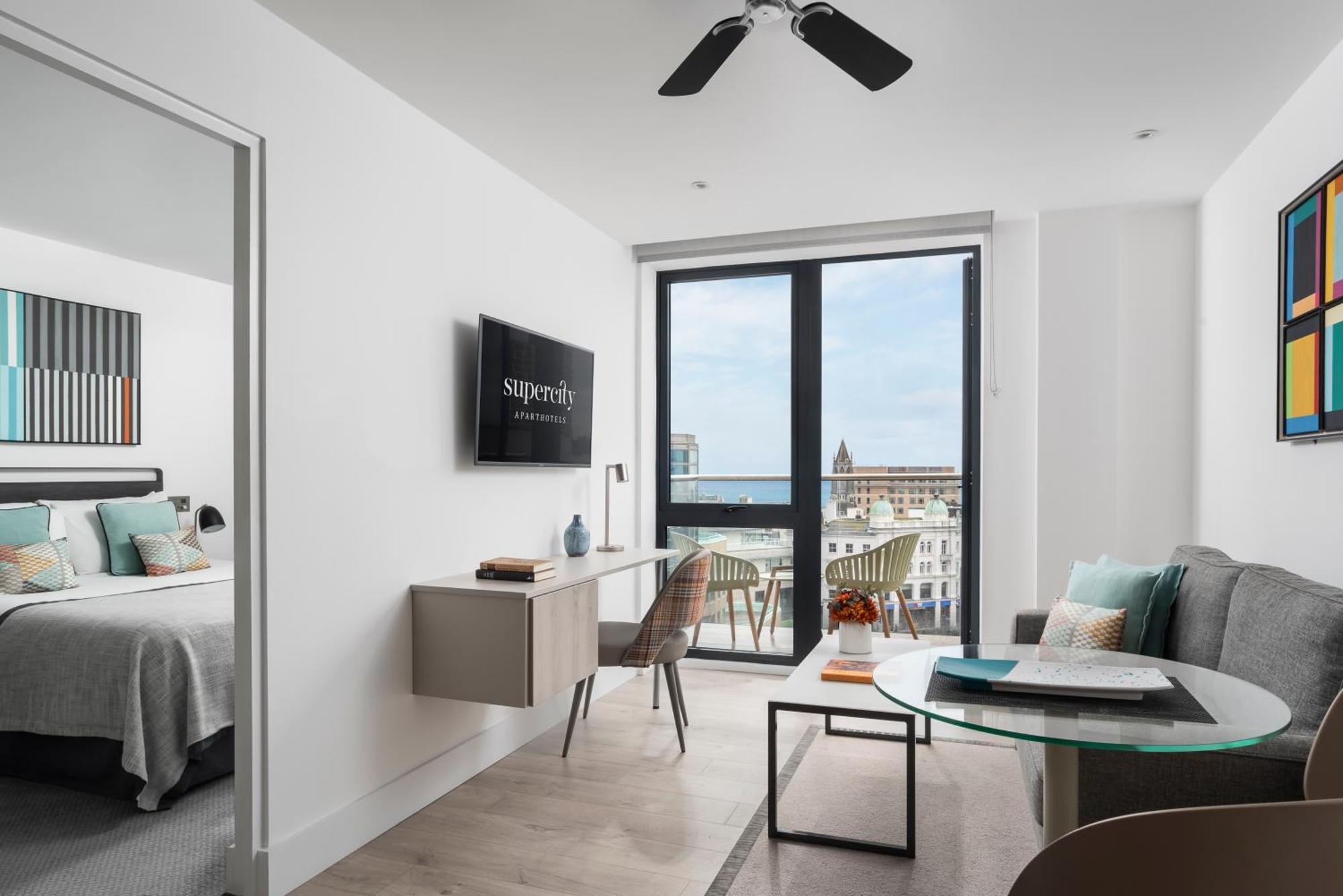 Q Square By Supercity Aparthotels Brighton Екстер'єр фото