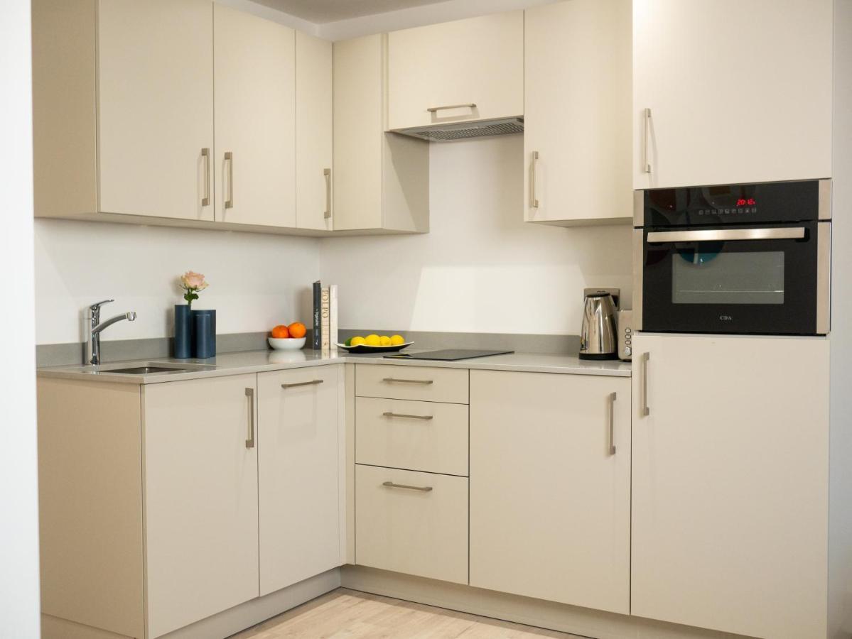 Q Square By Supercity Aparthotels Brighton Екстер'єр фото