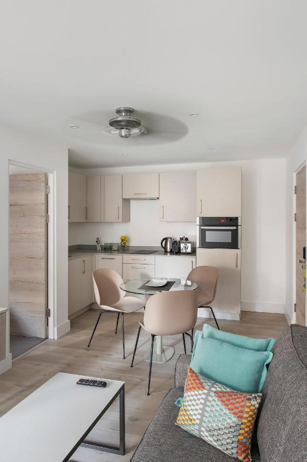 Q Square By Supercity Aparthotels Brighton Екстер'єр фото