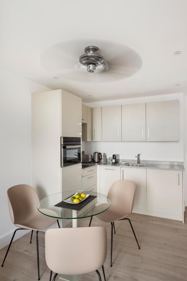 Q Square By Supercity Aparthotels Brighton Екстер'єр фото
