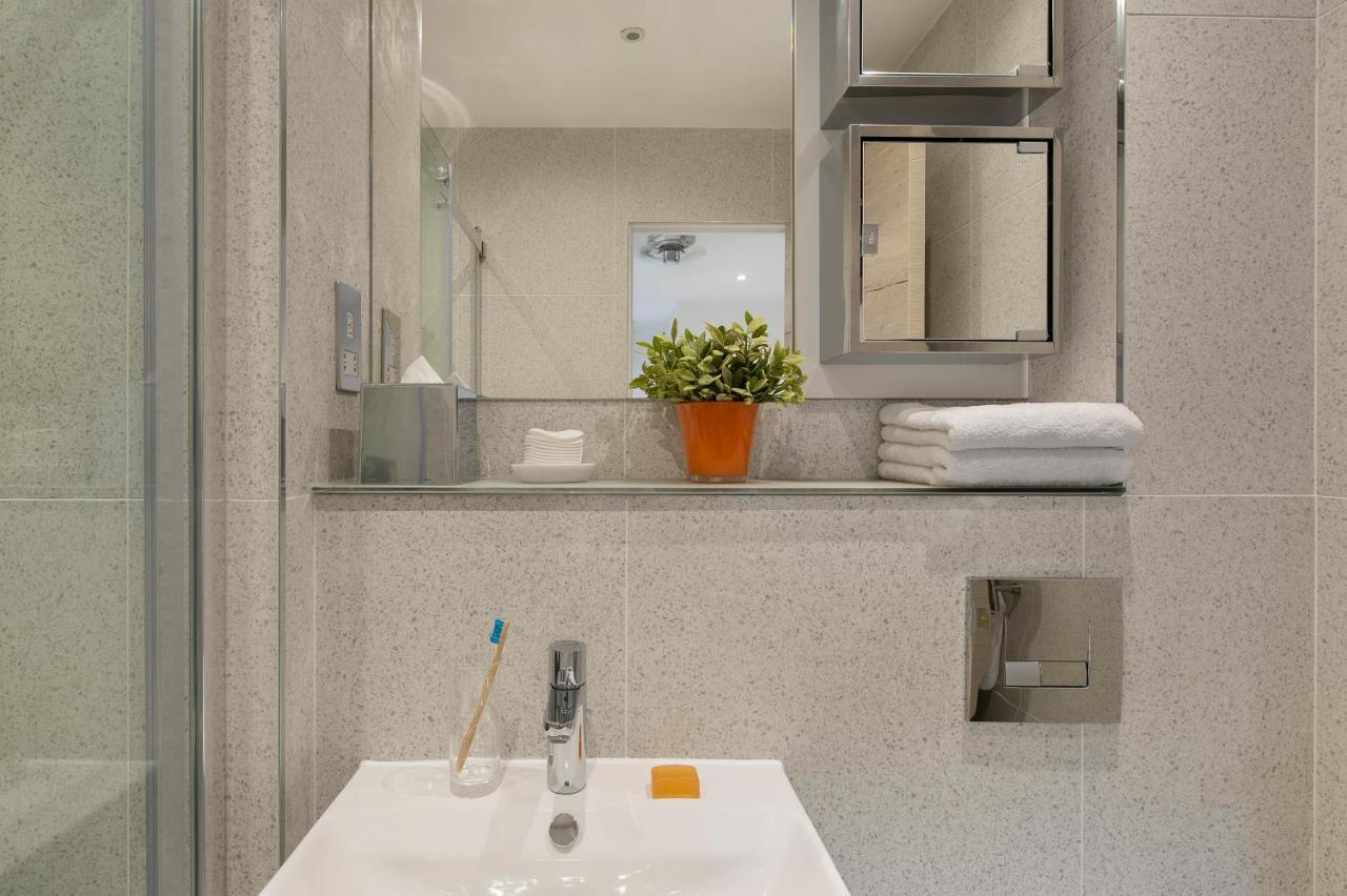Q Square By Supercity Aparthotels Brighton Екстер'єр фото